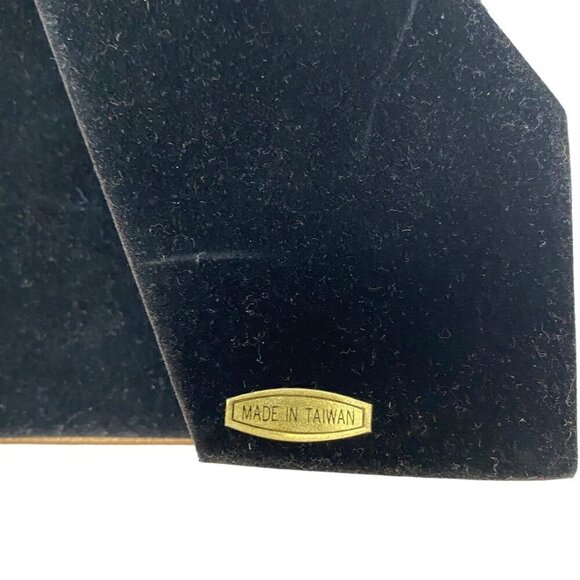 Floral Gilt Wood Photo Frame for 5x7" Photo plus Photo Sleeve Insert - Picture 7 of 13